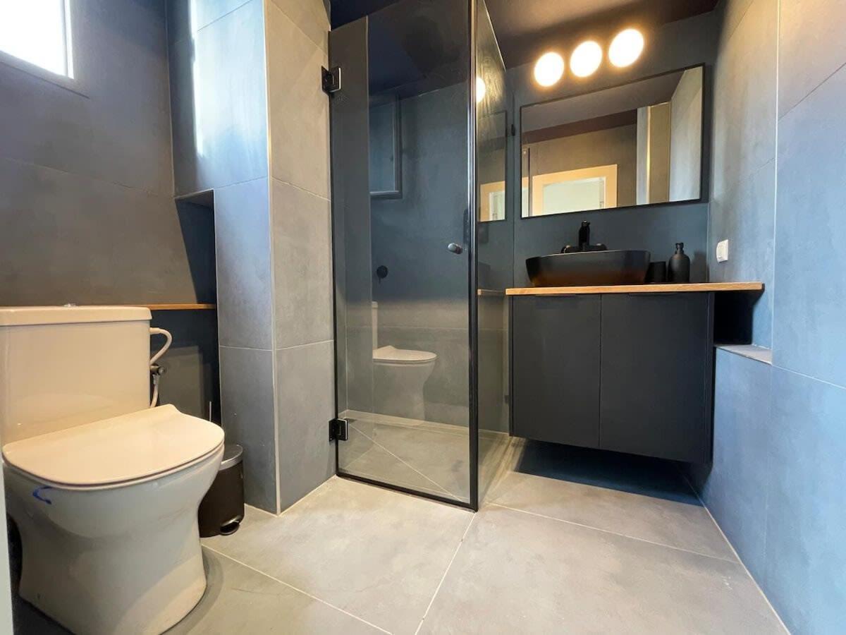 Appartamento Loft Boutique With Balcony Tel Aviv Esterno foto